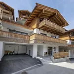 With Sauna, Neukirchen Chalé