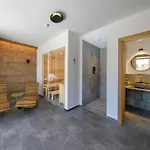 With Sauna, Neukirchen Chalé *